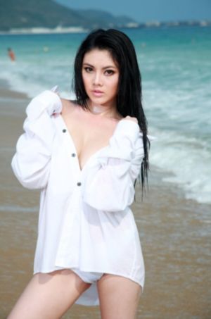 球员的娇妻电影_DVD高清在线观看