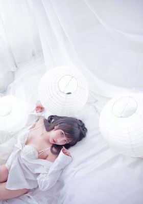 吻戏激情摸胸_高清电影在线看